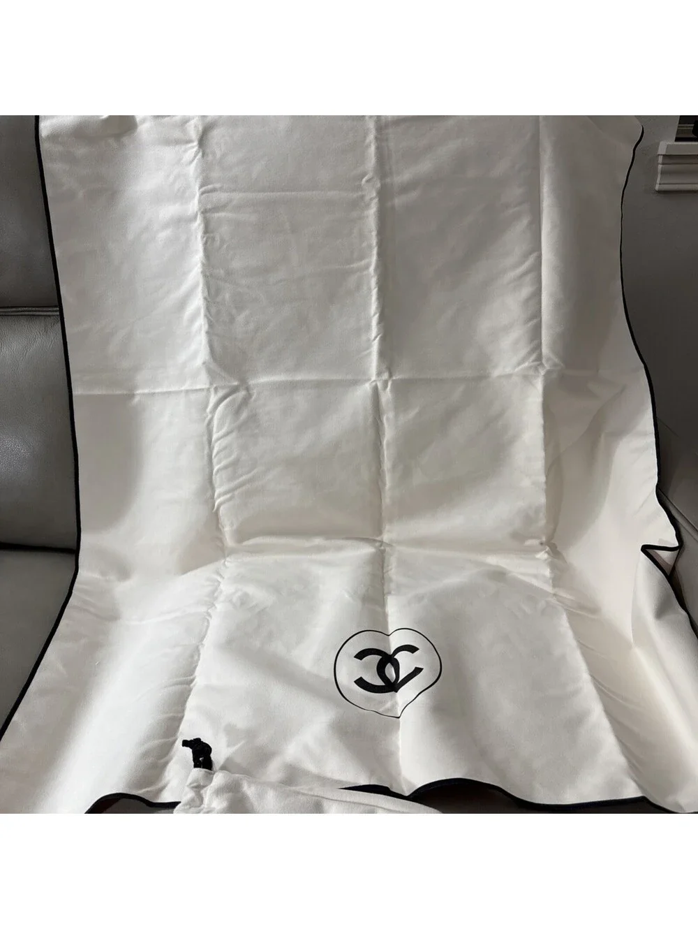 Chanel Beaute Logo Throw Blanket GWP with Carry Pouch New in box Novelty Ivory